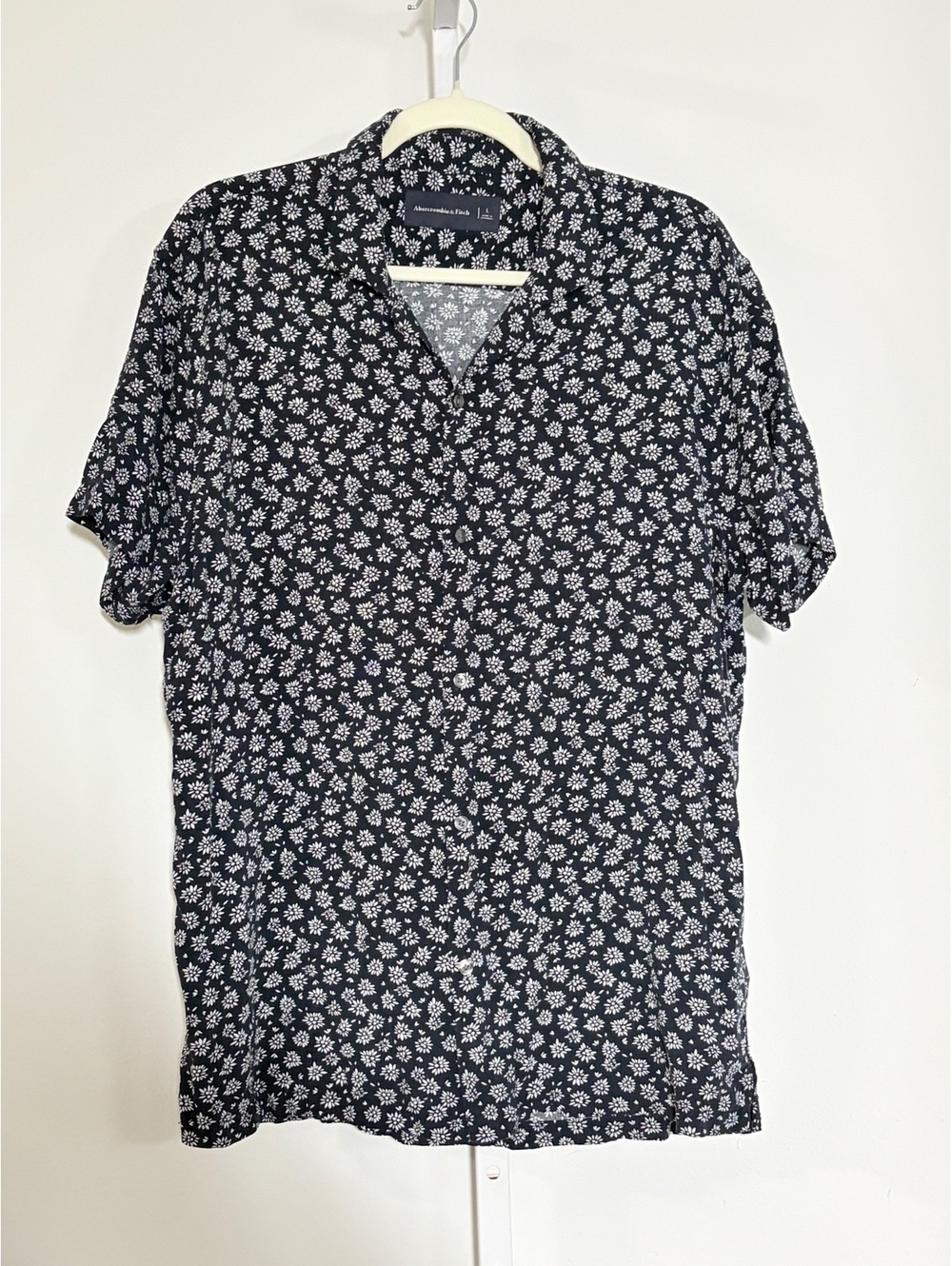 Abercrombie & Fitch Men's Large Navy Blue Floral Short Sleeve Shirt